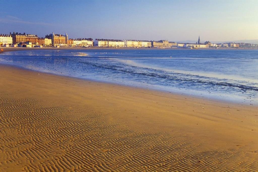 Beautiful 2 Bed Apartment Just Steps To The Beach Weymouth Exterior photo